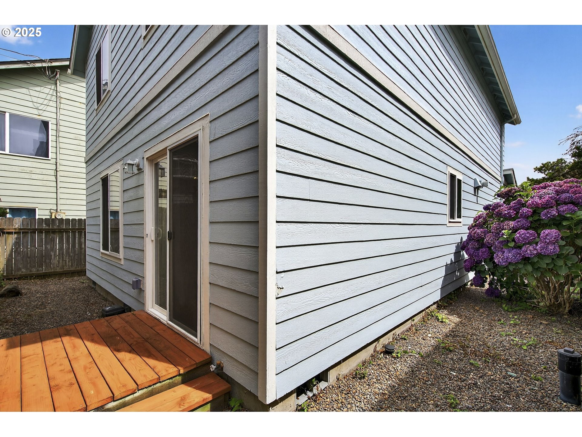 929 Northwest Spring Street Newport, OR 97365 - Photo 38 of 46 a view of a room with a balcony