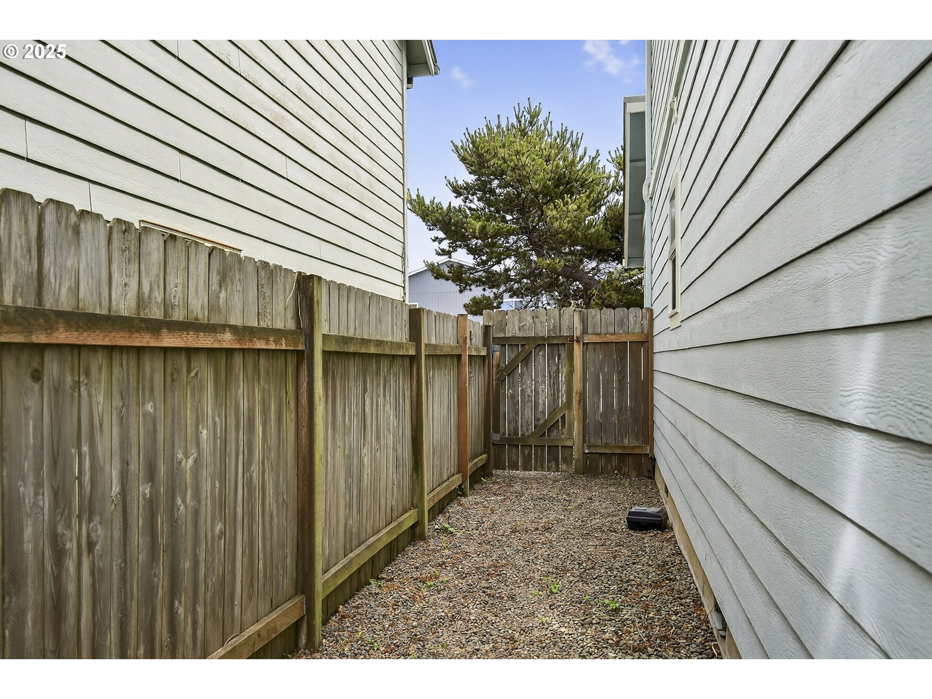 929 Northwest Spring Street Newport, OR 97365 - Photo 39 of 46