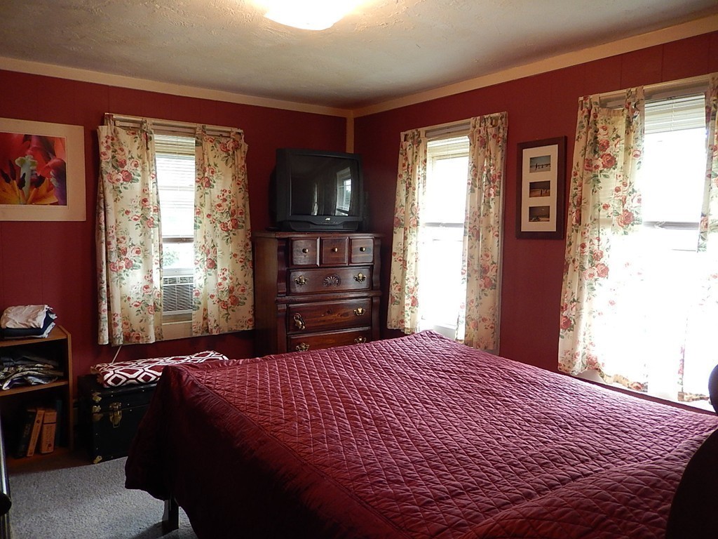 113 Main Street Oxford, MA 01540 - Photo 15 of 26