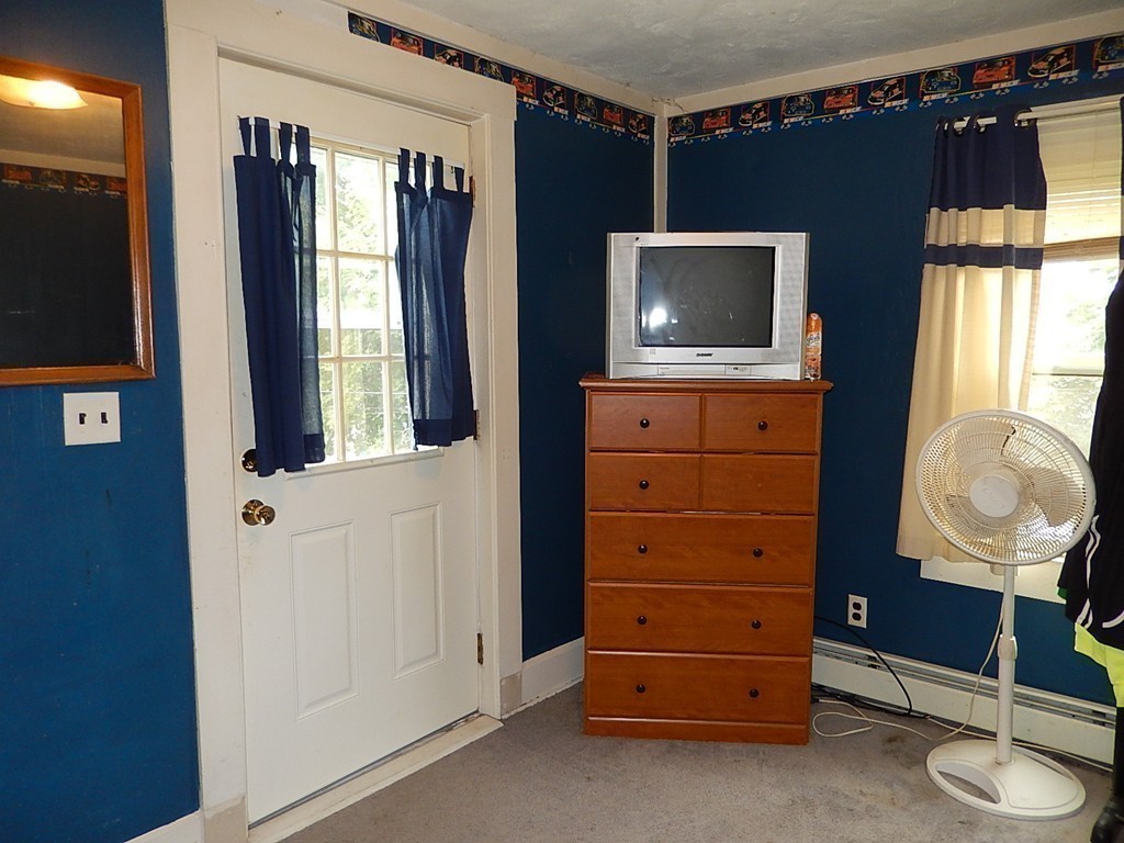 113 Main Street Oxford, MA 01540 - Photo 16 of 26