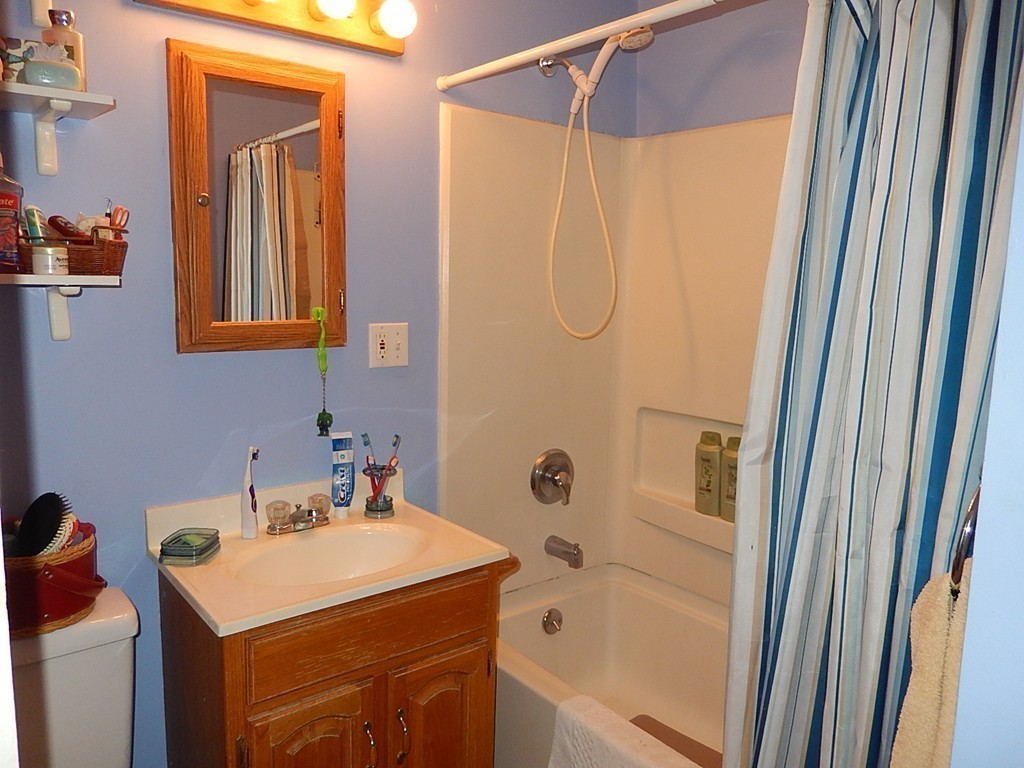 113 Main Street Oxford, MA 01540 - Photo 10 of 26