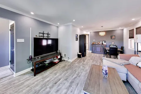 $690,000 | 5016 North Mango Avenue, Chicago, IL 60630