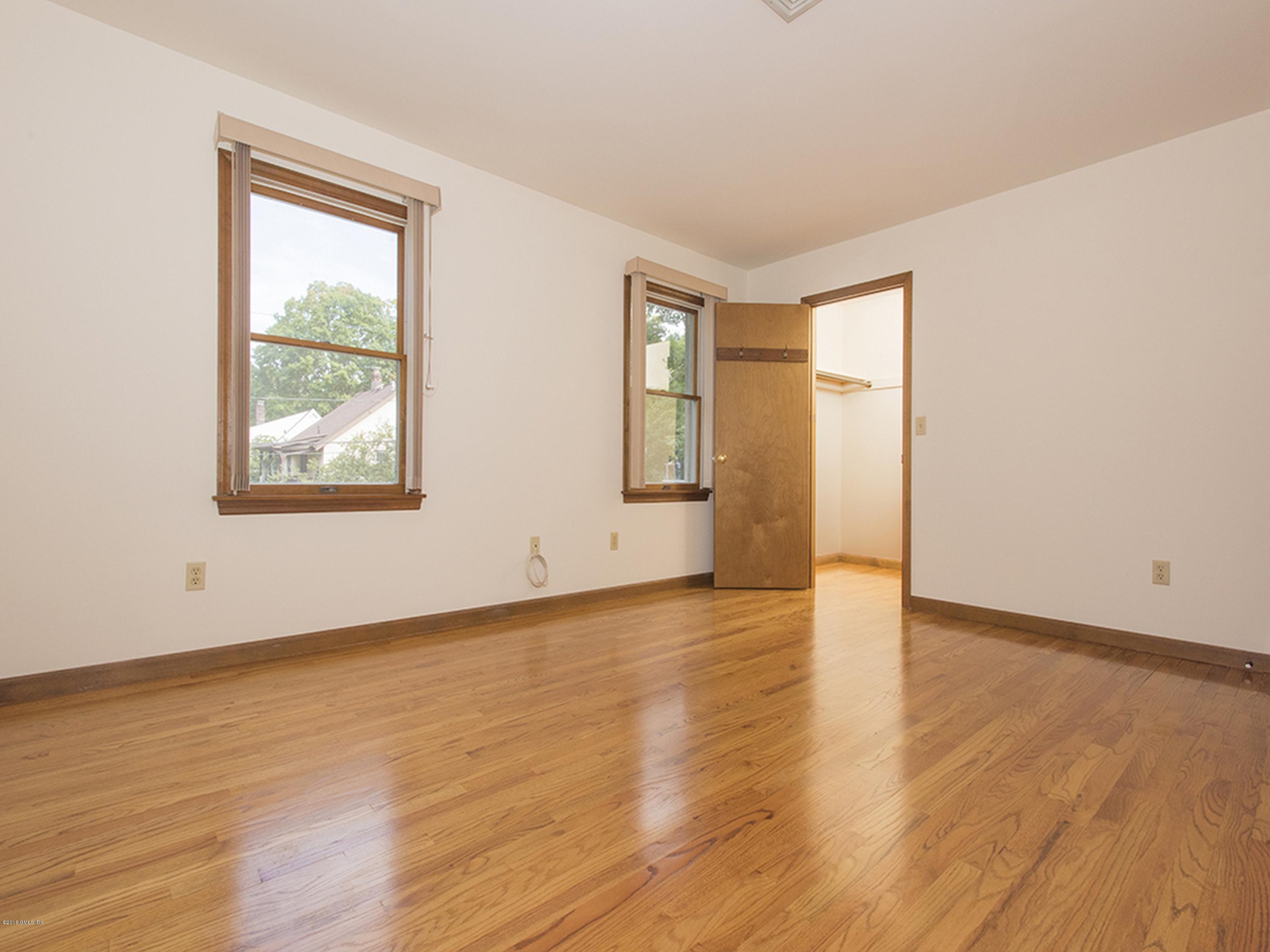 108 Monica Road, Unit 4 Greenwich, CT 06831 - Photo 9 of 20 106 Monica St B_Greenwich_digital_12