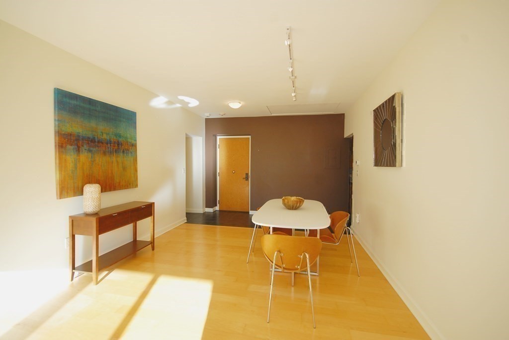 100 Keyes Road, Unit 307 Concord, MA 01742 - Photo 19 of 32 a bathroom with a sink and a mirror