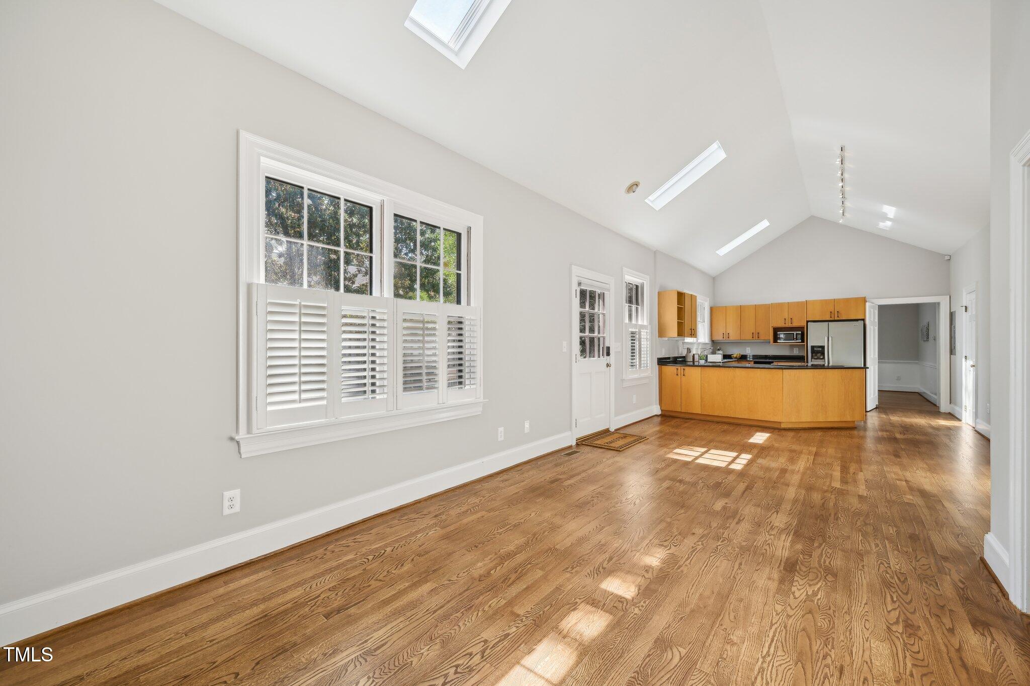 2209 The Circle Raleigh, NC 27608 - Photo 11 of 38 14-web-or-mls-The Cir-1505-014