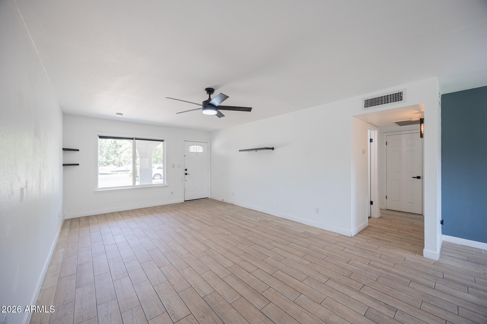 2519 West Vineyard Road Tempe, AZ 85282 - Photo 6 of 25 B33A6315