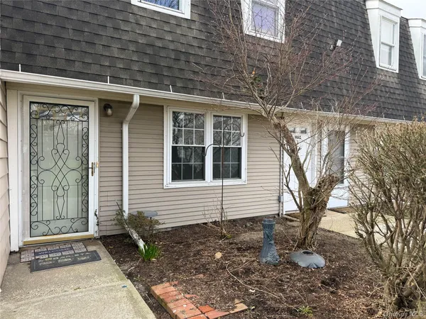 $2,000 | 1000 9th Street, Unit H61, Greenport, NY 11944