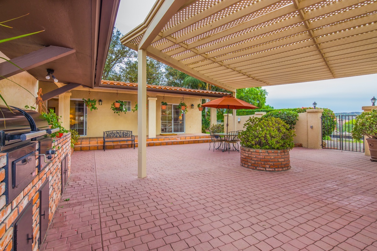30673 Andreen Road Valley Center, CA 92082 - Photo 5 of 24