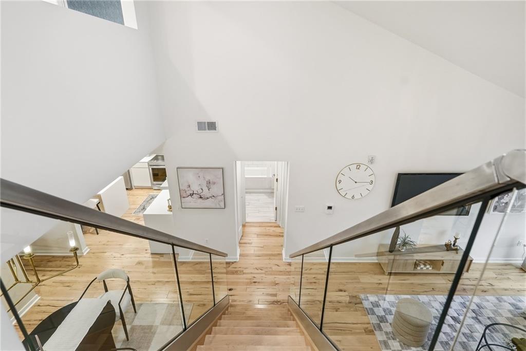 5742 Fifth Avenue, Unit 304 Pittsburgh, PA 15232 - Photo 25 of 32 a view of a hallway with seating area