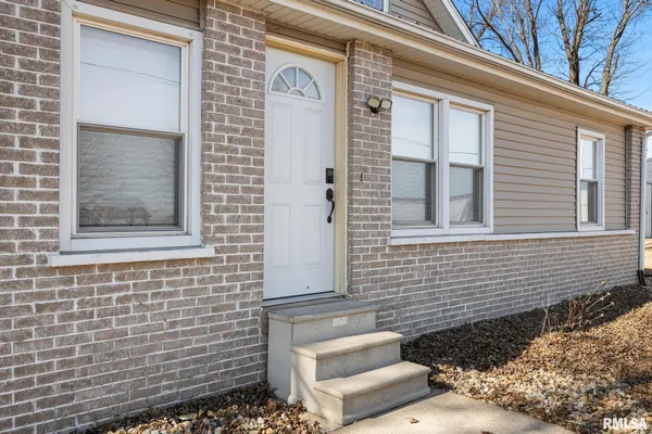 $166,500 | 111 Reiter Street, Benson, IL 61516