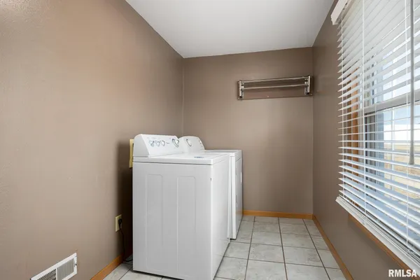 $166,500 | 111 Reiter Street, Benson, IL 61516