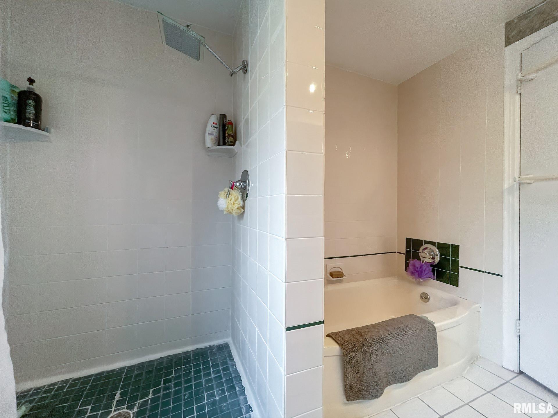 16 Woodley Road Rock Island, IL 61201 - Photo 19 of 26 Gallery Image 19