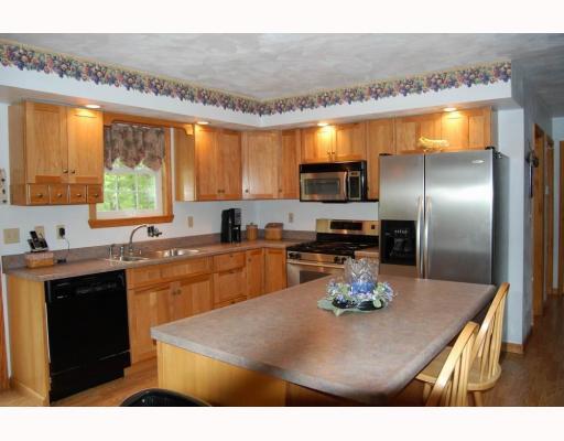 379 Quarry Road Washington, PA 15301 - Photo 5 of 12 Kitchen.