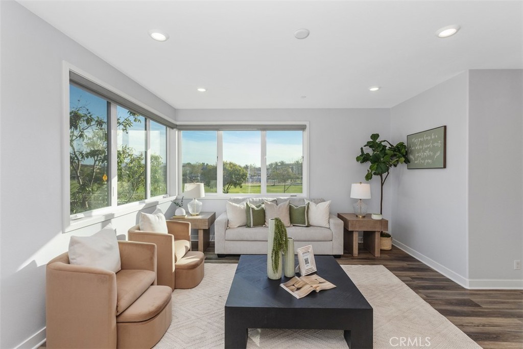 430 Transport Tustin, CA 92782 - Photo 13 of 40