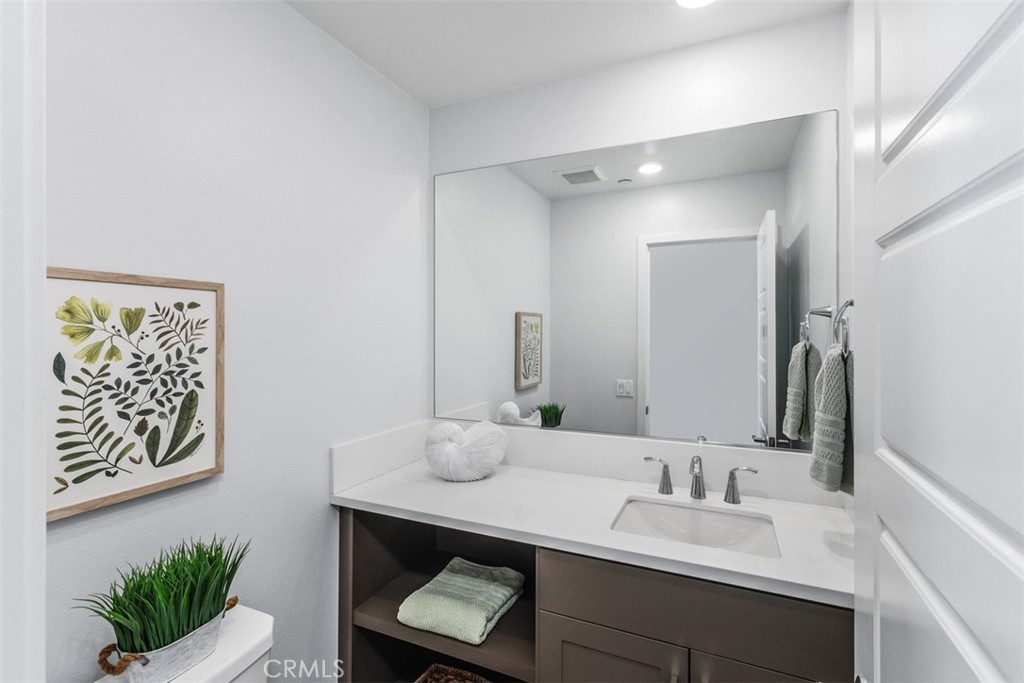 430 Transport Tustin, CA 92782 - Photo 18 of 40