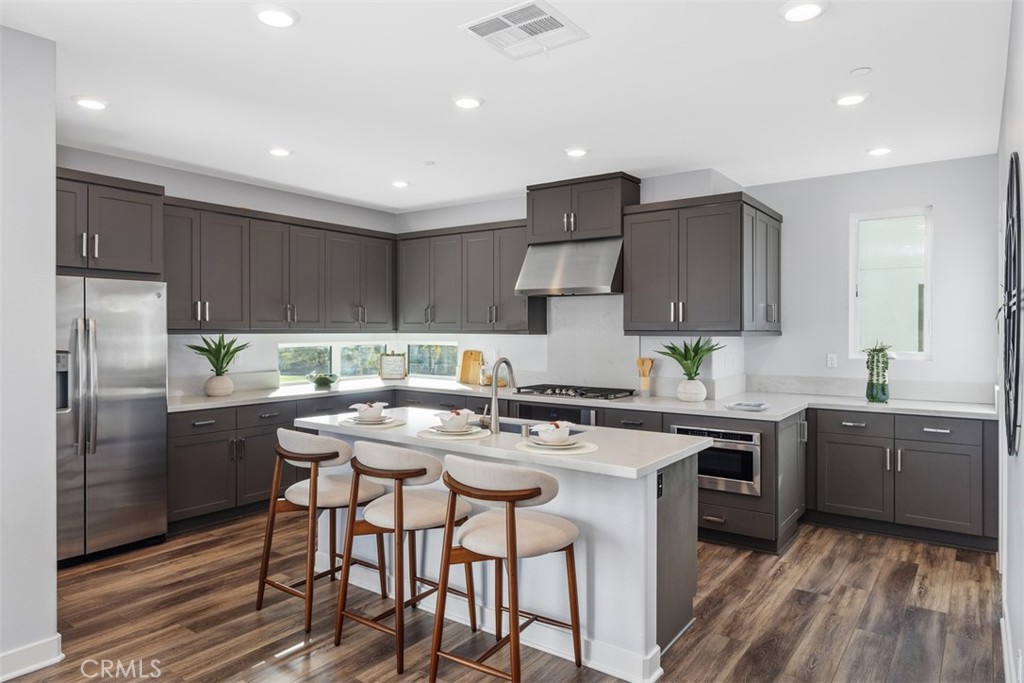 430 Transport Tustin, CA 92782 - Photo 4 of 40