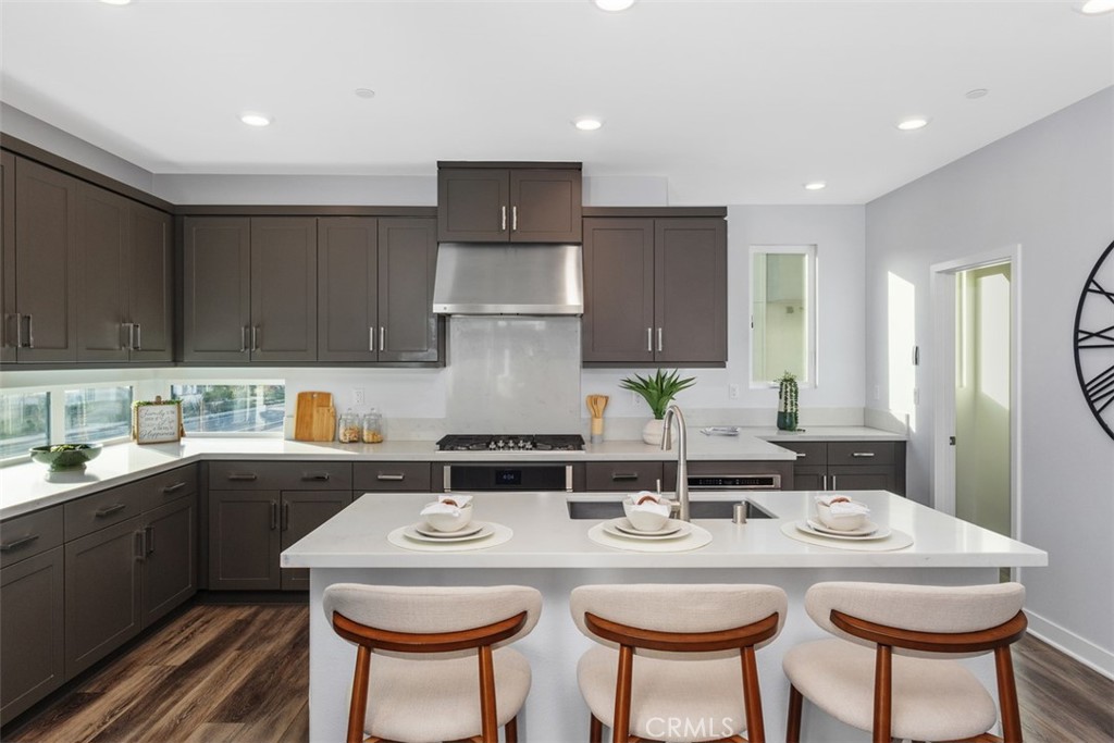 430 Transport Tustin, CA 92782 - Photo 5 of 40