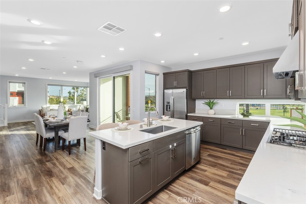 430 Transport Tustin, CA 92782 - Photo 8 of 40