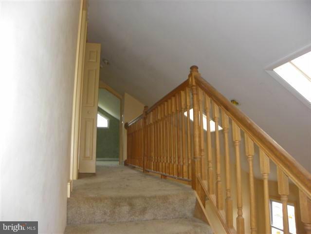1507 Colony Road Pasadena, MD 21122 - Photo 4 of 30 Interior (General)