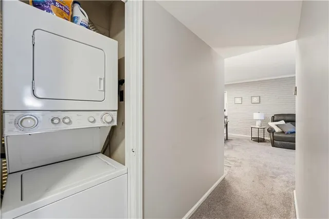 $155,000 | 1110 Chatham Park Drive, Unit E, Pittsburgh, PA 15220