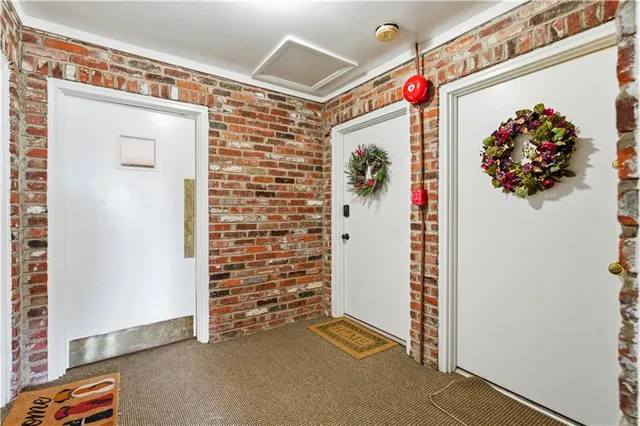 $155,000 | 1110 Chatham Park Drive, Unit E, Pittsburgh, PA 15220