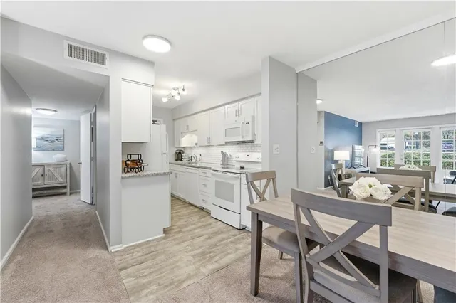 $155,000 | 1110 Chatham Park Drive, Unit E, Pittsburgh, PA 15220