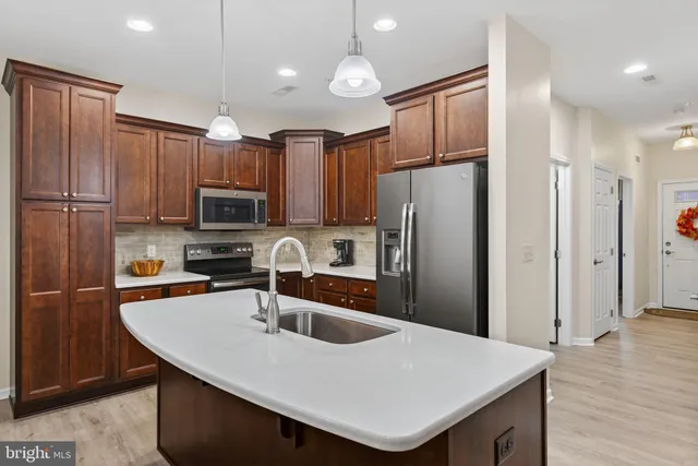 $369,500 | 1334 Woodcrest Court, Mount Joy, PA 17552