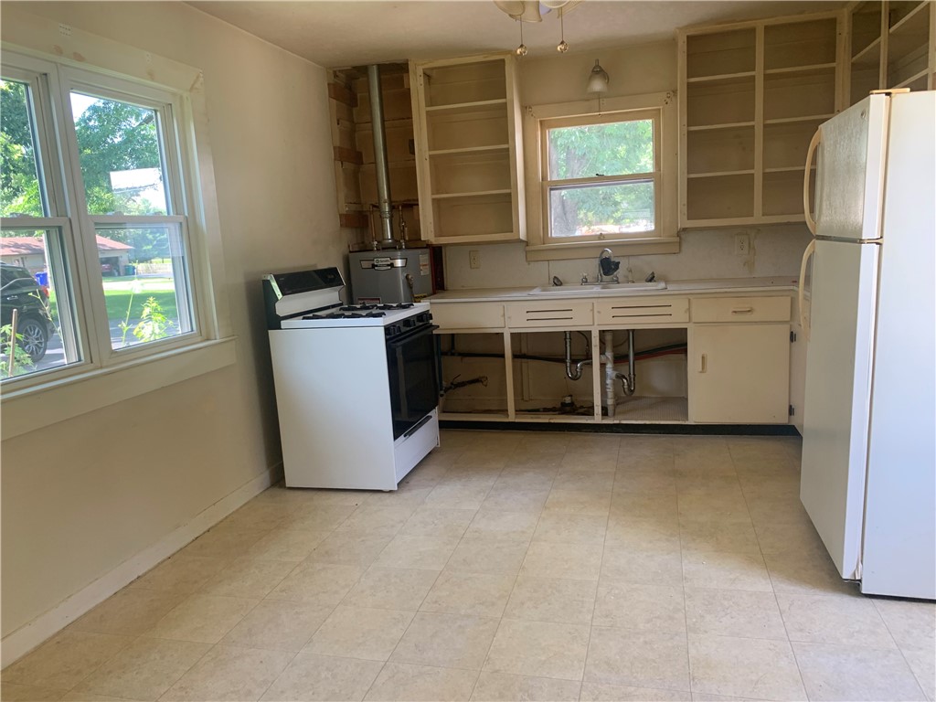 440 North Glendale Avenue Decatur, IL 62521 - Photo 8 of 18 Gallery Image 8