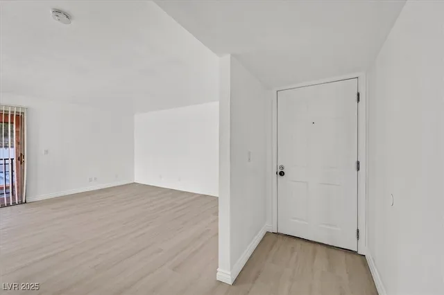 $1,450 | 5499 Indian River Drive, Unit 356, Las Vegas, NV 89103