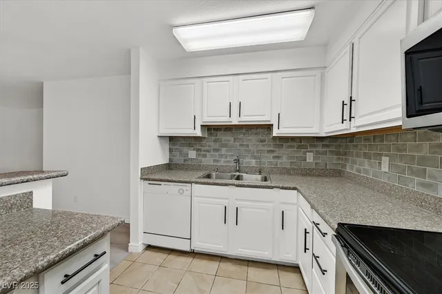 $1,450 | 5499 Indian River Drive, Unit 356, Las Vegas, NV 89103
