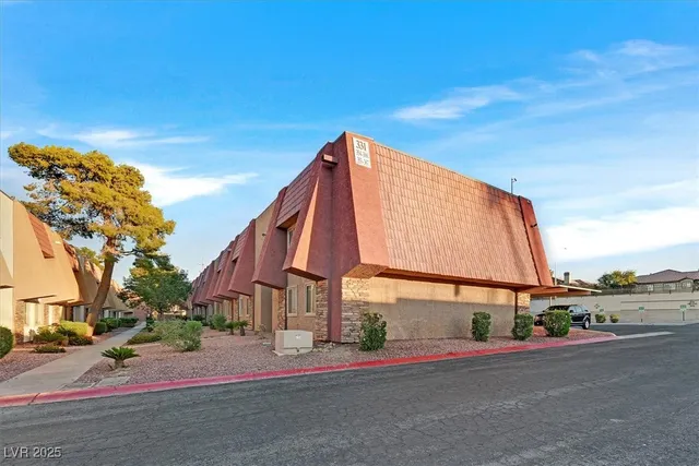 $1,450 | 5499 Indian River Drive, Unit 356, Las Vegas, NV 89103