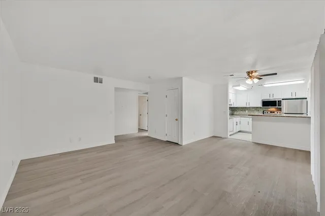 $1,450 | 5499 Indian River Drive, Unit 356, Las Vegas, NV 89103