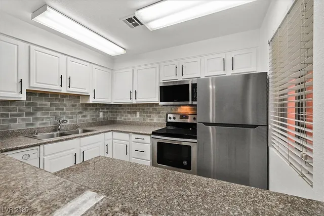$1,450 | 5499 Indian River Drive, Unit 356, Las Vegas, NV 89103