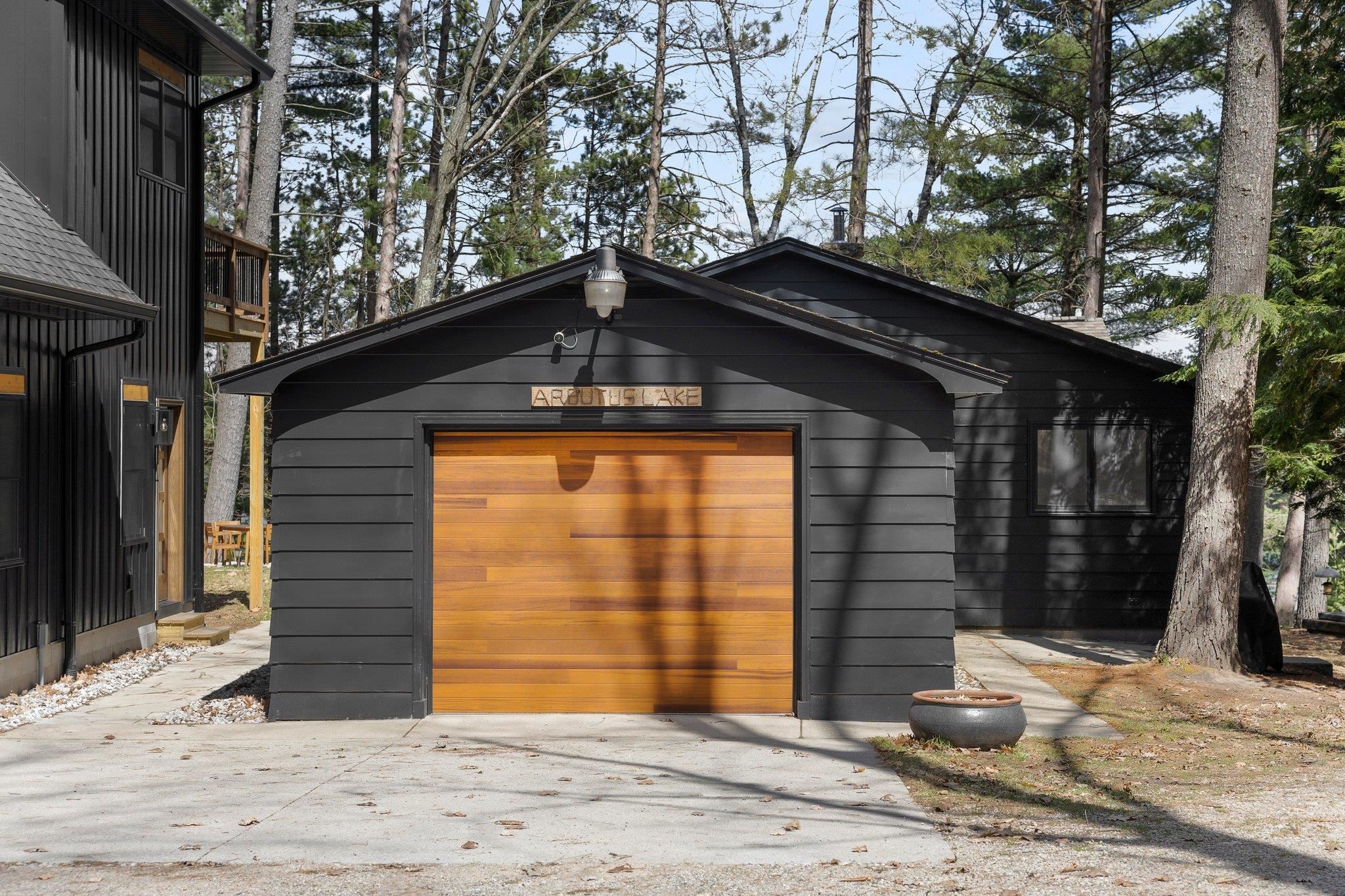 2207 Gibbs Road Traverse City, MI 49696 - Photo 6 of 68 1921017-f37e51b1-c6e5-49a4-9c46-707b6f91e673.JPG