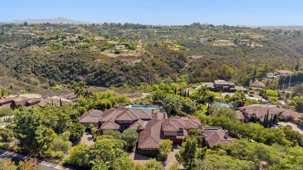 3435 Jasmine Crest Encinitas, CA 92024 - Photo 2 of 41