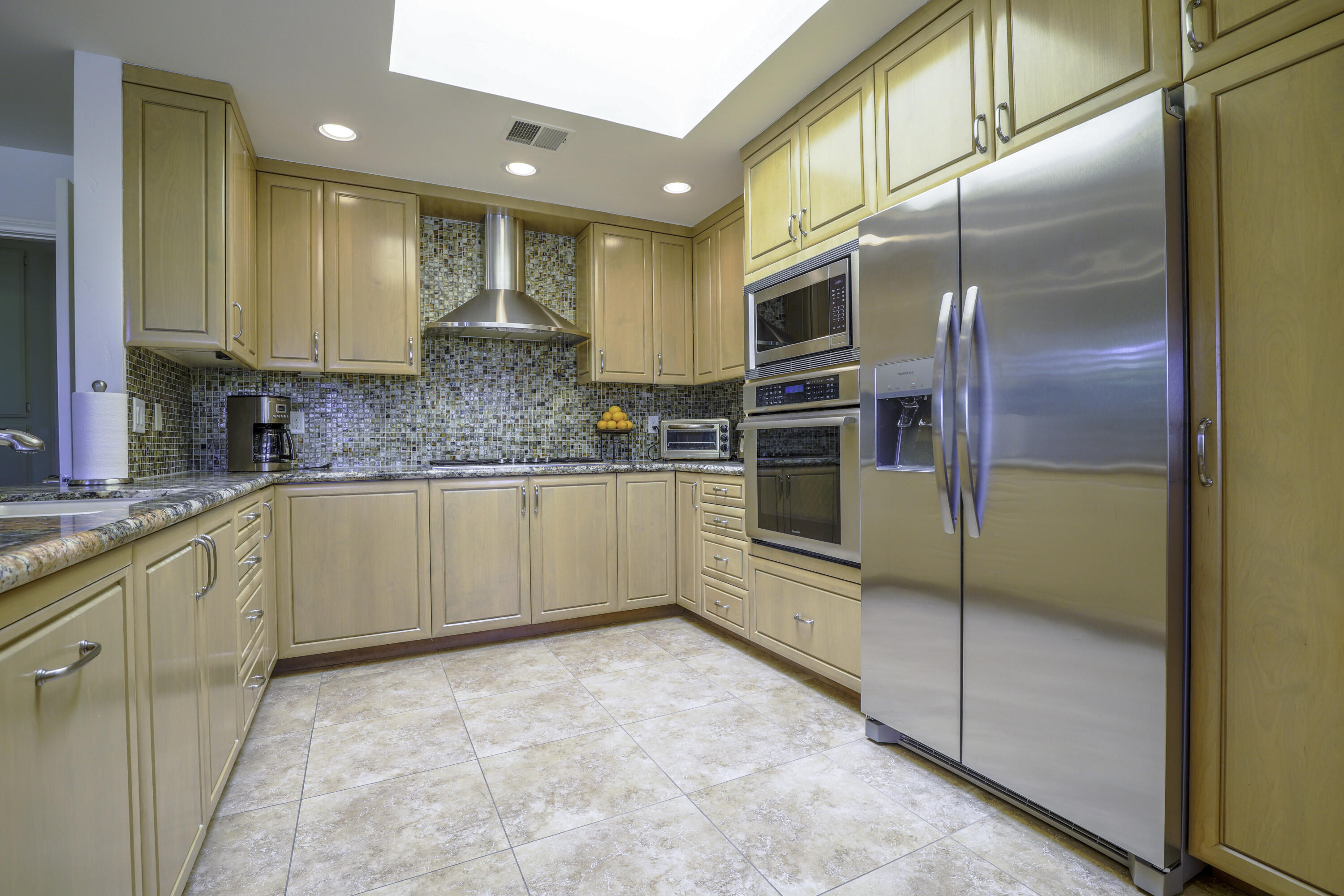 10 Colgate Drive Rancho Mirage, CA 92270 - Photo 12 of 28 013