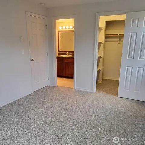 $2,100 | 13011 East Gibson Road, Unit N325, Everett, WA 98204