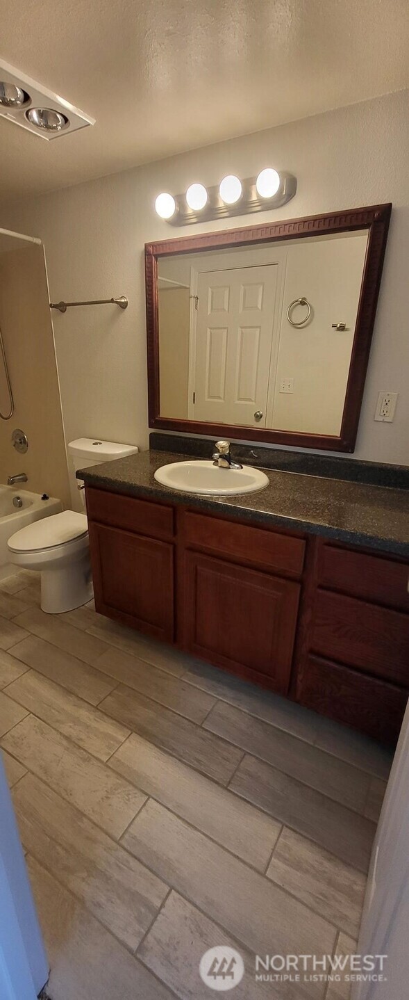 13011 East Gibson Road, Unit N325 Everett, WA 98204 - Photo 16 of 24