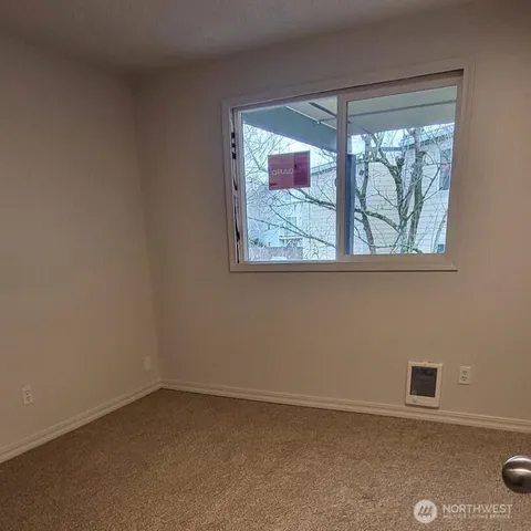 $2,100 | 13011 East Gibson Road, Unit N325, Everett, WA 98204