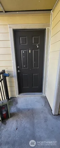 $2,100 | 13011 East Gibson Road, Unit N325, Everett, WA 98204