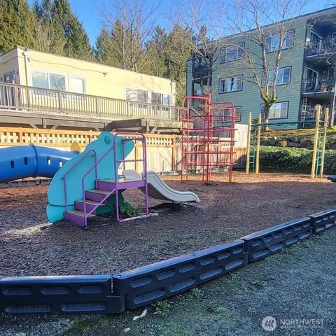 $2,100 | 13011 East Gibson Road, Unit N325, Everett, WA 98204