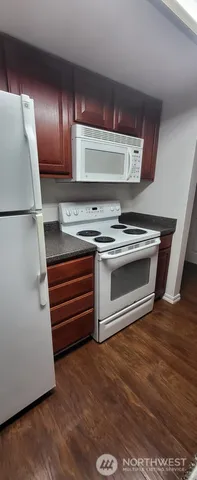 $2,100 | 13011 East Gibson Road, Unit N325, Everett, WA 98204