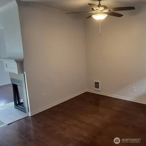 $2,100 | 13011 East Gibson Road, Unit N325, Everett, WA 98204