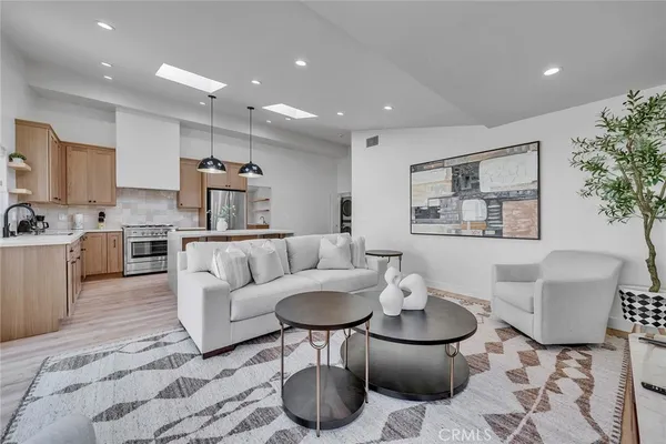 $8,800 | 15333 Lemay Street, Van Nuys, CA 91406
