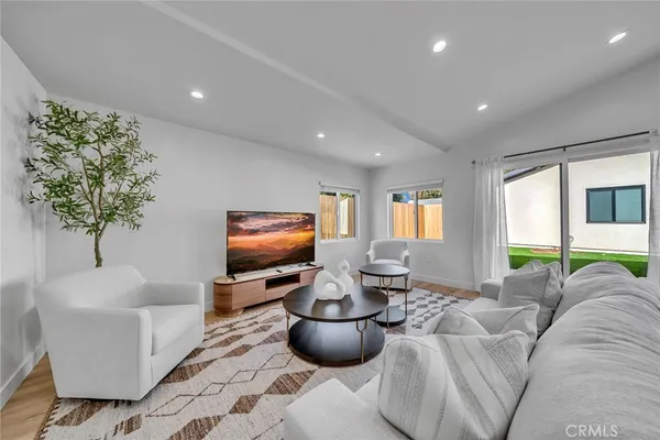 $8,800 | 15333 Lemay Street, Van Nuys, CA 91406