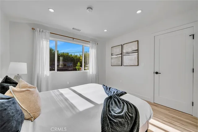 $8,800 | 15333 Lemay Street, Van Nuys, CA 91406