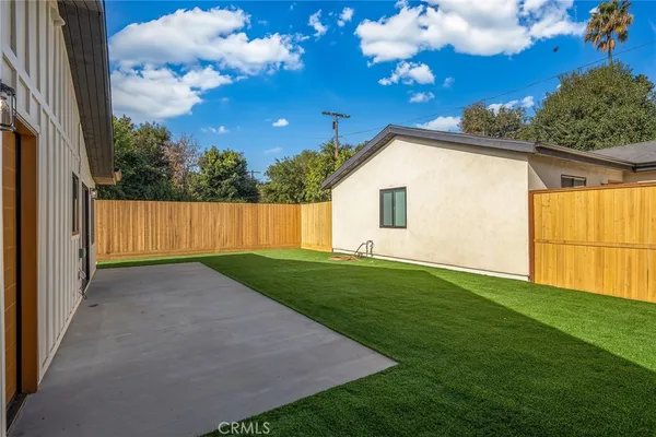 $8,800 | 15333 Lemay Street, Van Nuys, CA 91406