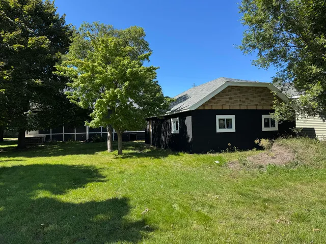 $269,000 | 805 High Street, Manistee, MI 49660