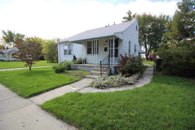 $120,000 | 28889 Hillview Street, Roseville, MI 48066