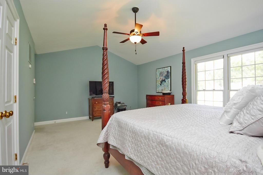 9722 Hidden Valley Road Vienna, VA 22181 - Photo 14 of 22 Bedroom